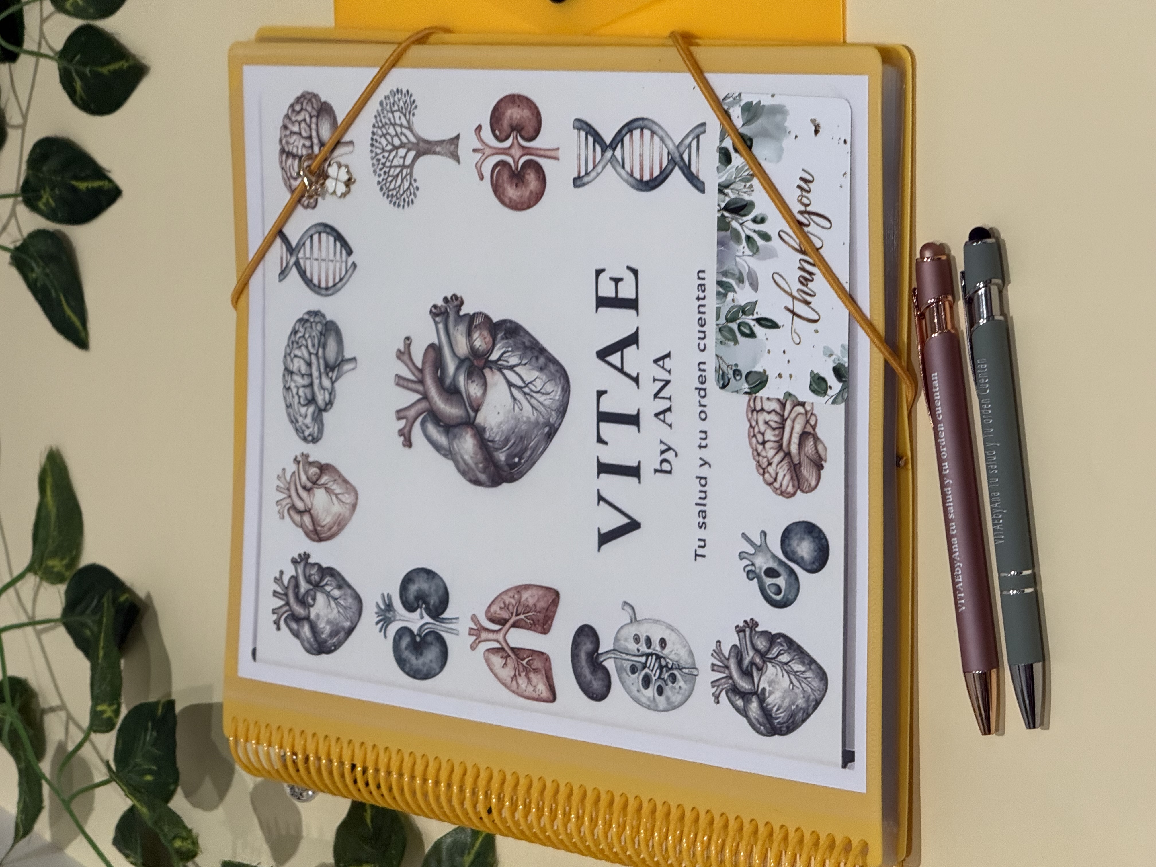 VITAE en color amarillo